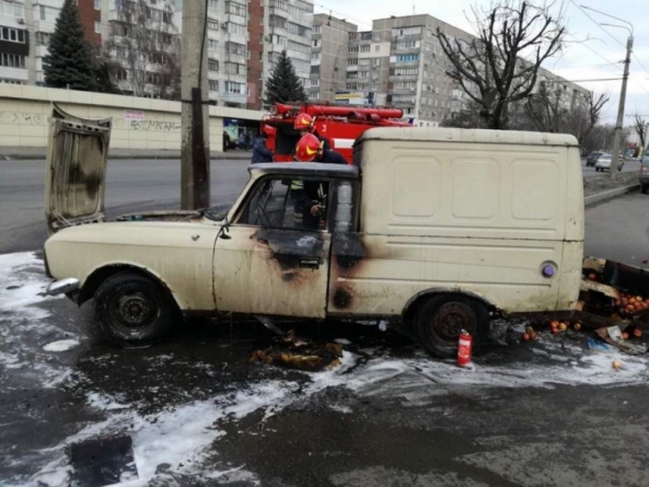 У Черкасах під час руху загорівся “Москвич”