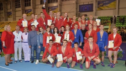 Черкащани перемогли на молодіжному чемпіонаті з самбо