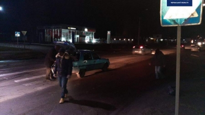 У Черкасах автівка наїхала на пішохода: жінка потрапила до лікарні