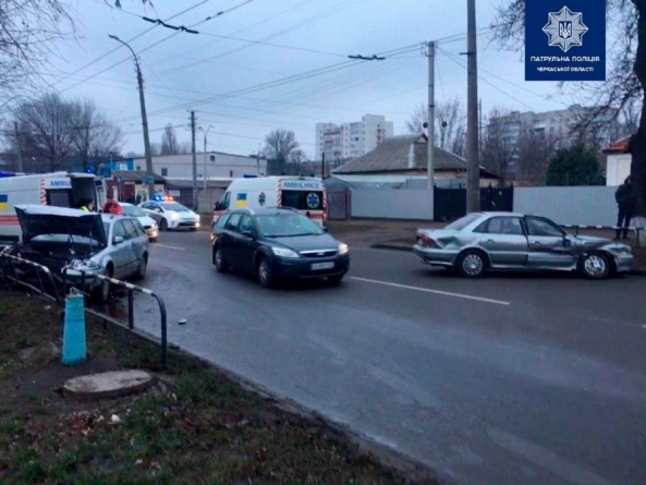 Деталі ДТП у Черкасах по Чорновола: постраждало четверо (фото)
