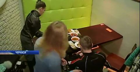 У Черкасах людей з інвалідністю безкоштовно частували у кафе (відео)