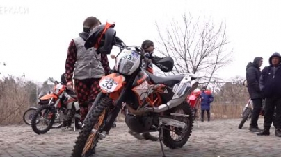 Зимові змагання мотоциклістів відбулися у Черкасах (відео)