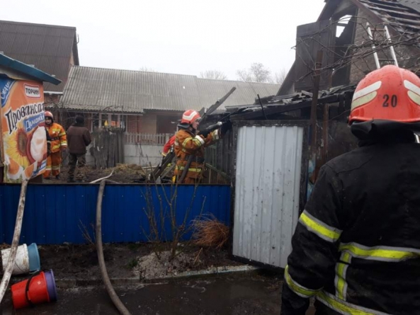 На Жашківщині через несправну електричну мережу сталася пожежа (відео)