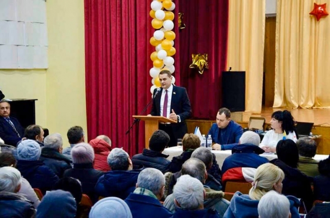 Депутат Черкаської міської ради Юрій Тренкін прозвітував за рік роботи перед виборцями