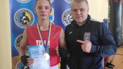 Юний боксер з Черкас виграв Чемпіонат України