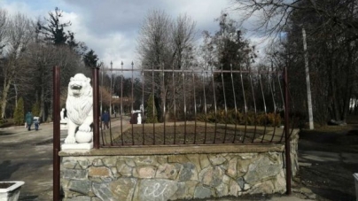 Парк у Смілі обгороджують парканом від вандалів
