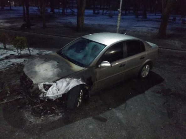 У Черкасах вночі палав автомобіль