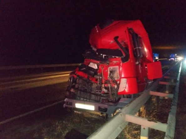 На Черкащині вантажівка зіткнулася з автоцистерною
