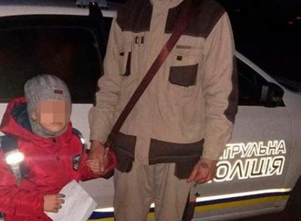 Черкаські патрульні знайшли хлопчика, який загубився після школи