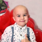 Маленькому Олексійку з Черкас потрібна допомога у боротьбі з раком крові