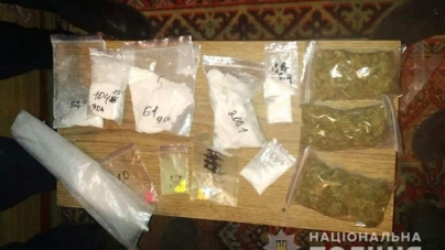 Наркотиків на 300 тис грн виявили у наркоторговця поліцейські