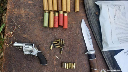 На Уманщині в чоловіка виявили зброю та боєприпаси