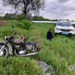 Жителі села повідомили поліцейському про мотоцикліста напідпитку