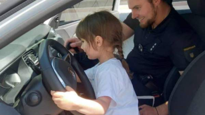 Ювенальні поліцейські привітали маленьких уманців із Днем захисту дітей