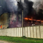 У Черкасах рятувальники ліквідовують масштабну пожежу на одному із підприємств