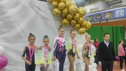 Змагання з художньої гімнастики об’єднали більш ніж 130 учасниць