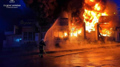 В Умані рятувальники ліквідували пожежу магазина
