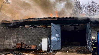 На Звенигородщині рятувальники ліквідували пожежу в господарчій споруді