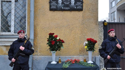 У Черкасах відкрили меморіальну дошку загиблим поліцейським