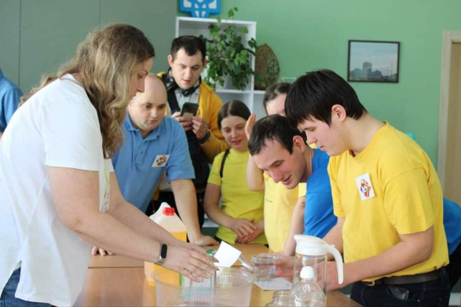 Пізнавальний квест «Острів знань» для молоді з інвалідністю провели в Черкасах 