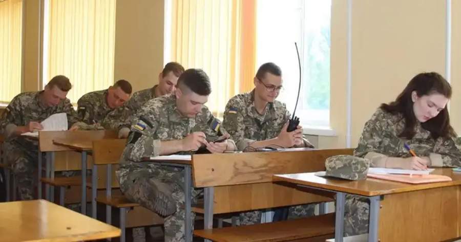 Військова підготовка в українських вишах буде обов’язковою з 2024 року