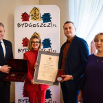 Черкаси передали польському місту-побратиму Бидгощ нагороду на знак вдячності за підтримку