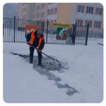 Комунальники у Черкасах ліквідовують наслідки снігопаду