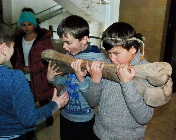 В черкаському музеї вчитимуть правильно різати м’ясо мамонта