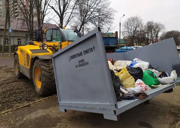 В Черкаській міській раді пояснили, хто відповідає за вивезення великогабаритного сміття