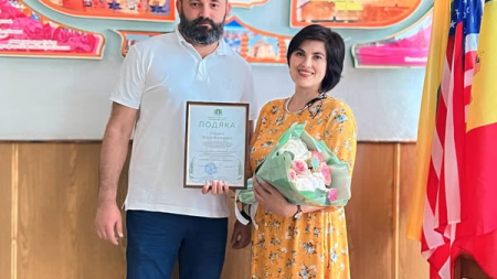 Смілянську освітянку нагородили грамотою та грошовим сертифікатом