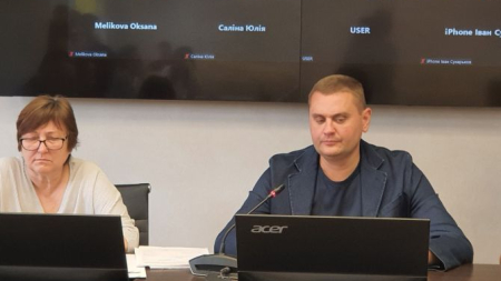 Тренкін провів позачергову дистанційну сесію міської ради