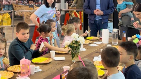 Юрій Тренкін разом із піцерією “Bakery” влаштували майстер-клас із приготування піци для діток недільної школи ПЦУ