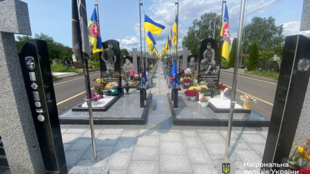 Підозрюваного у нарузі над могилами загиблих спецпризначенців у Черкасах взяли під варту з правом внесення застави