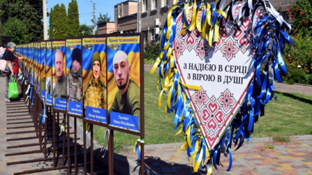У Христинівці відкрили другу частину Алеї Надії з родинами та військовими