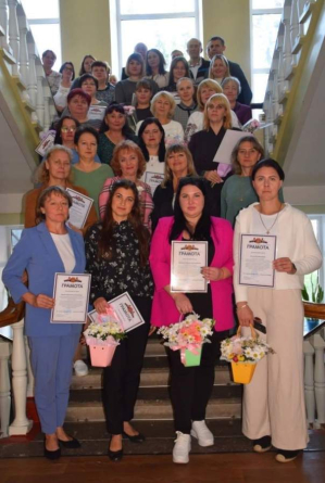 Партійці Шполянської міської парторганізації постійно підтримують освітню галузь